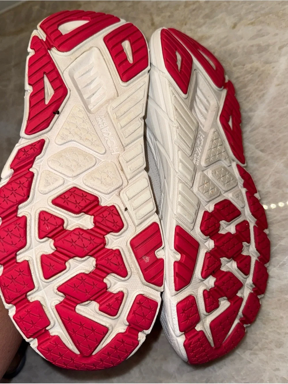 Women’s Hoka One One Arahi 7
